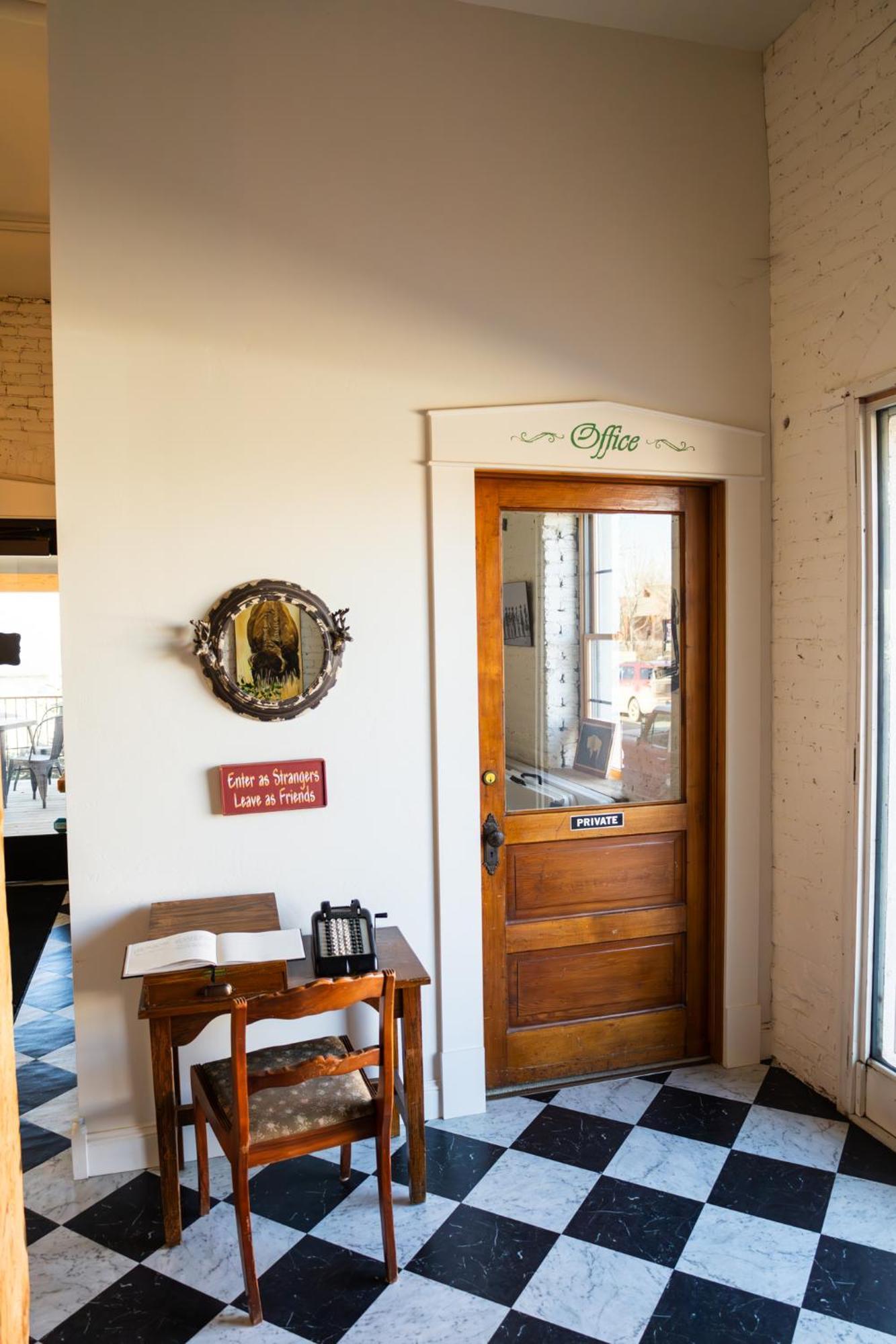 Hotel Lander Millhouse Exterior foto